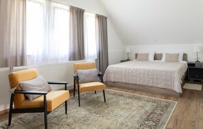 In-room safe, iron/ironing board, travel cot, free WiFi