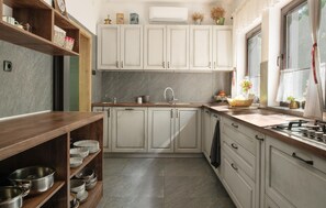 Frigorífic, forn, placa de cuina i rentaplats 