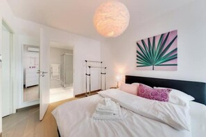 2 bedrooms, WiFi, bed sheets