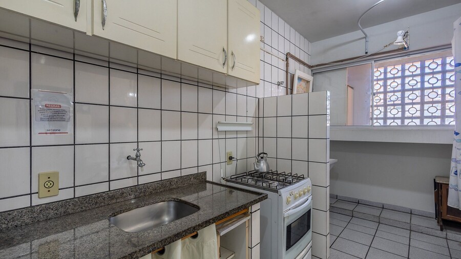 2BR apt 180m Beach BBQ & Garage Eru032