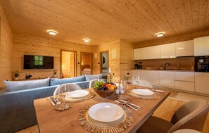 Dining - Pet friendly home in Licko Petrovo Selo with WiFi (Licko Petrovo Selo)