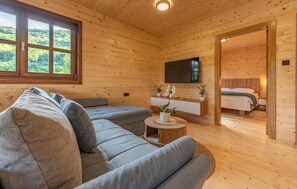 2 bedrooms, iron/ironing board, travel crib, free WiFi