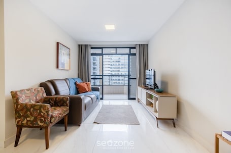 Basic Apartment | Living area