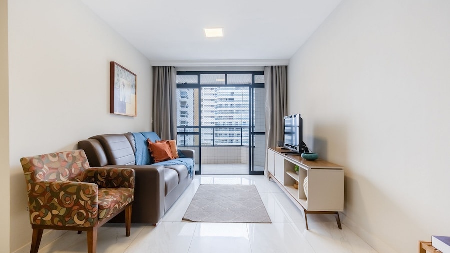 3 Bedroom Apartment 190m From the Beach Epp0602