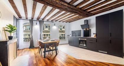 Charming Triplex Hypercenter