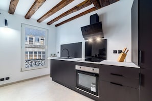 Fridge, microwave, oven, dishwasher