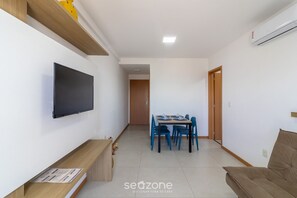 Basic Apartment | Living area
