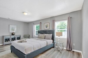 4 habitaciones, escritorio, tabla de planchar con plancha y wifi gratis