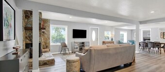 Charming 4BR w/ BBQ & Patio Near Clearwater Beach