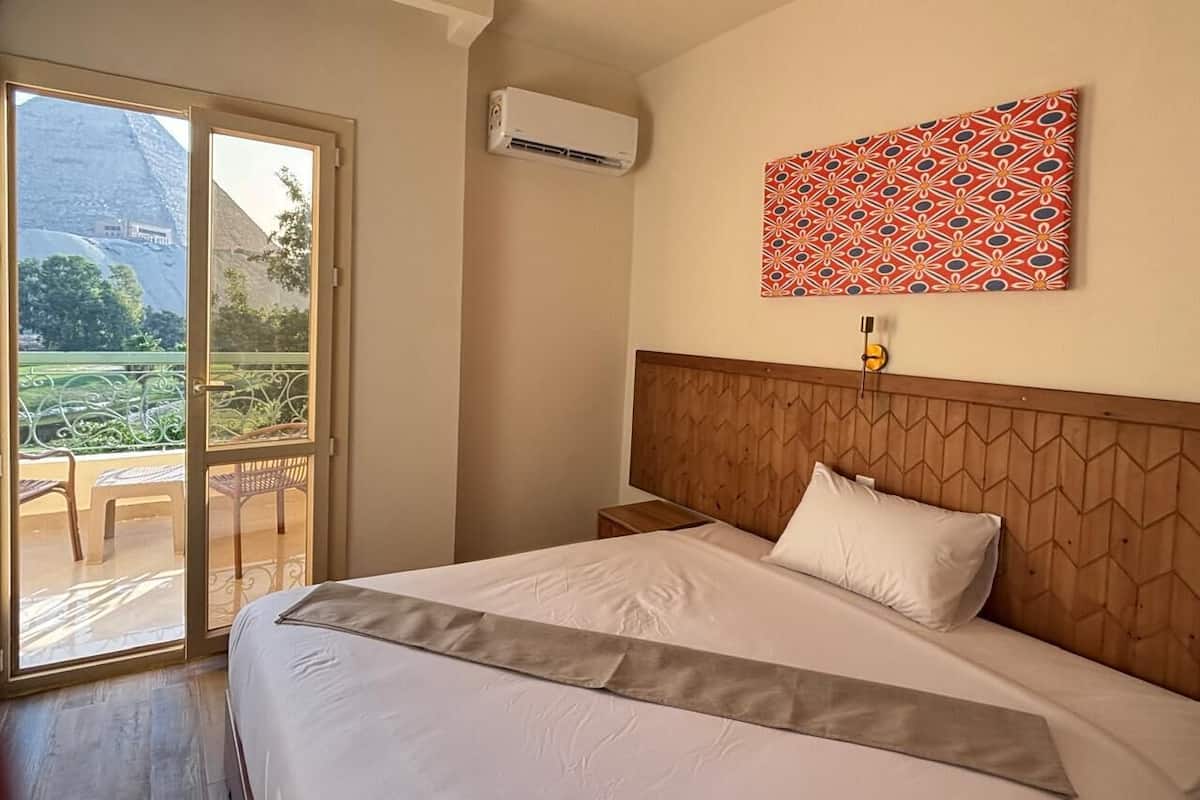 Superior Double Room Single Use, Golf View | Free WiFi
