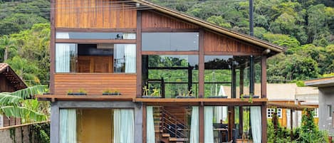 Basic Villa | Exterior