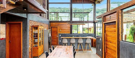 Basic Villa | Dining