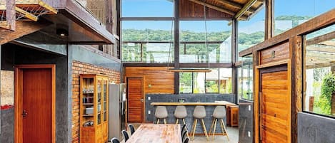 Basic Villa | Dining