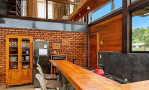 Basic Villa | Dining