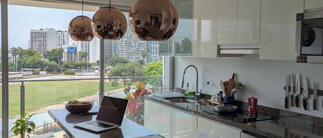 Microwave, oven, stovetop, coffee/tea maker