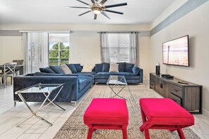 TV - Orlando Adventure Your 8B villa getaway (Davenport)