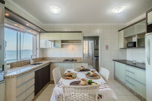 Dining - Stay With an Ocean View! Elg0071 (Barra Velha)