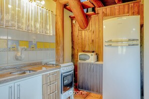 Basic Apartment | Private kitchen