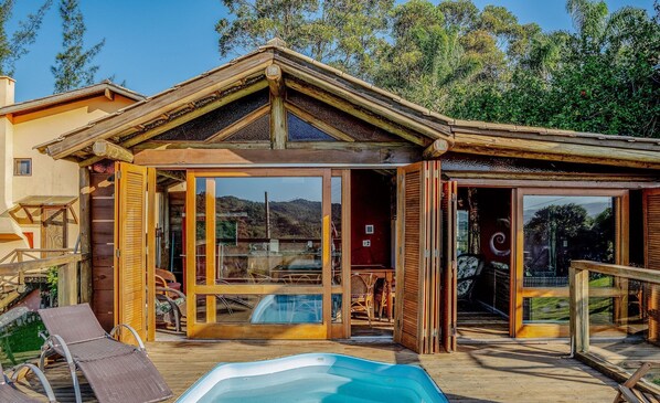 Outdoor pool - Beautiful Rustic House w/ Pool in Garopaba Egf000 (Garopaba)