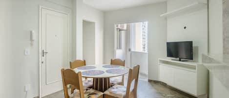 Basic Apartment | Living area
