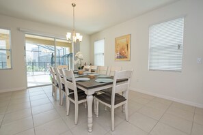 Dining room - Luxury Villa in Stunning Solterra Resort (Davenport)