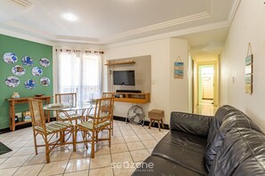 Basic Apartment | Living area