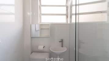 Basic Apartment | Bathroom