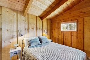 2 bedrooms, internet, bed sheets