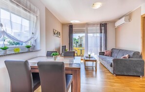 Interior - 1 bedroom awesome apartment in Medulin (Medulin)