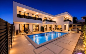 Pool - Luxurious apartment in Medulin with WiFi (Medulin)