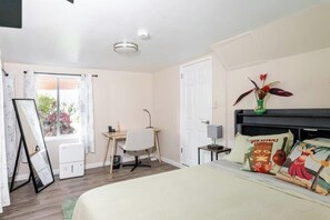Iron/ironing board, internet, bed sheets