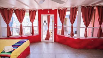 1 bedroom, Internet, bed sheets