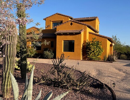 Charming Spanish-style 2-bed 1.5-bath guest house in Mesa Desert Uplands