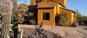 Charming Spanish-style 2-bed 1.5-bath guest house in Mesa Desert Uplands