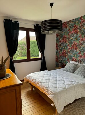 2 bedrooms, iron/ironing board, travel crib, free WiFi