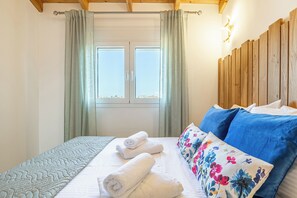 2 chambres, fer et planche à repasser, Wi-Fi, draps fournis