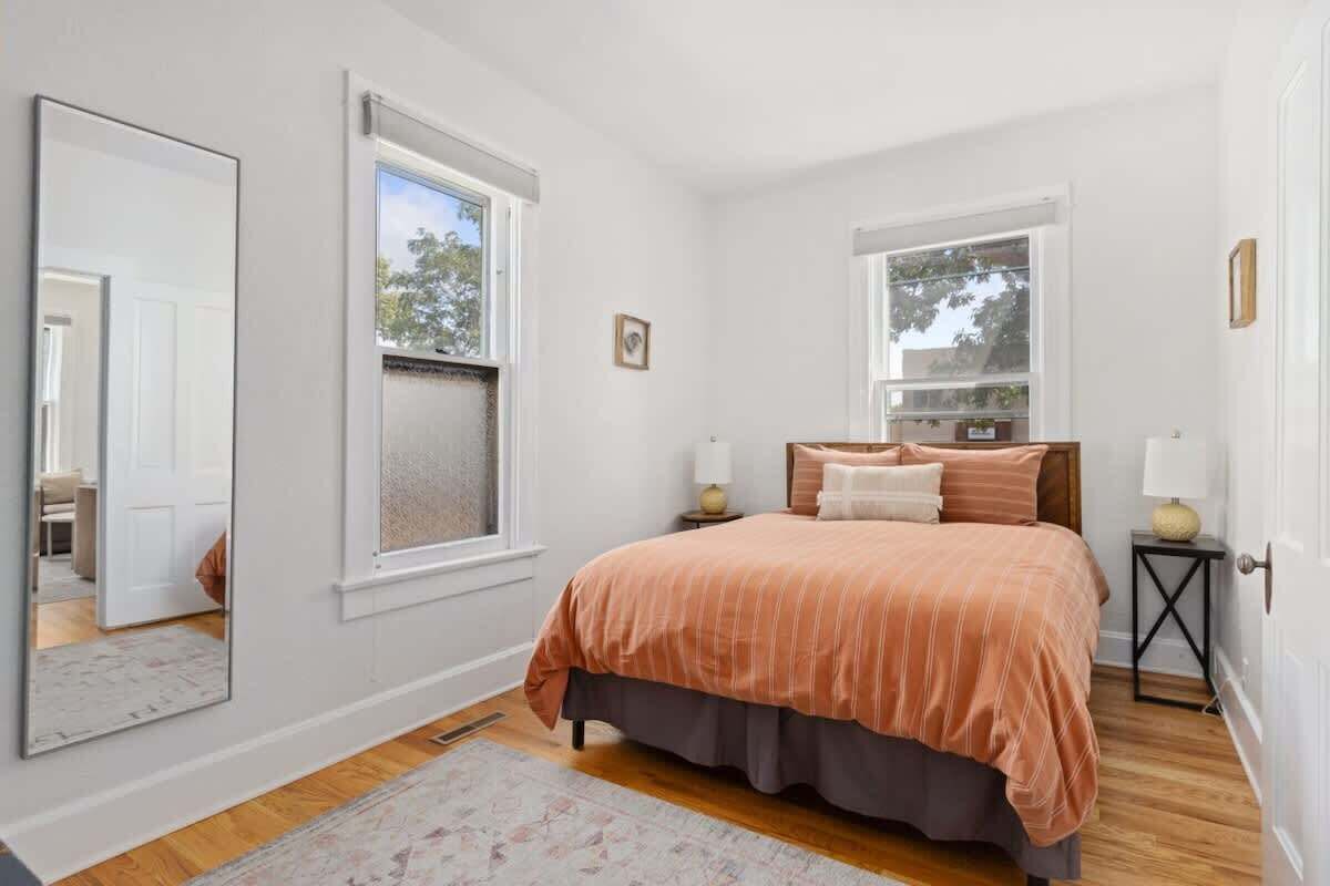 2 chambres, fer et planche à repasser, lit parapluie, Wi-Fi