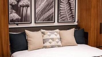 2 bedrooms, in-room safe, WiFi, bed sheets