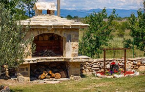 Property grounds - Amazing home in Puljane (Puljane)