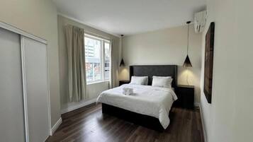 1 bedroom, internet, bed sheets