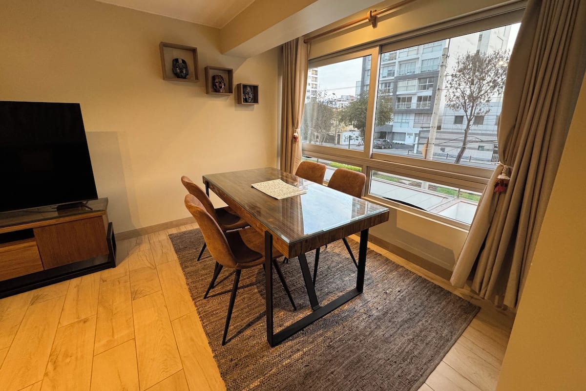 Apartemen Deluks, pemandangan kota | Ruang makan