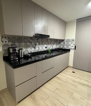 Deluxe Apartment, City View | Private kitchen - Aparts4Days 1 Bedroom Apartment Miraflores 4255 (Lima)