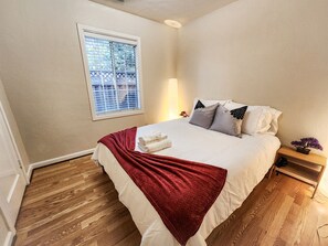 3 bedrooms, iron/ironing board, free WiFi, bed sheets