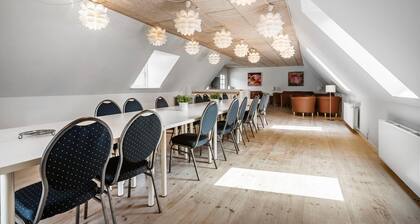 Lovely home in Nimtofte with WiFi