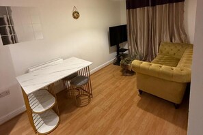 Living area - London City Apartment - Lynbrook Grove (London)