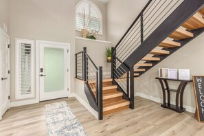 Interior - Scottsdale Retreat w/Pool, Games & Putting Green! (Scottsdale)