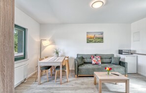 Smart TV, ping pong - Amazing apartment in Altenkirchen with WiFi (Altenkirchen)