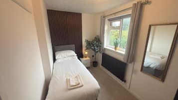 2 slaapkamers, een strijkplank/strijkijzer, wifi, beddengoed