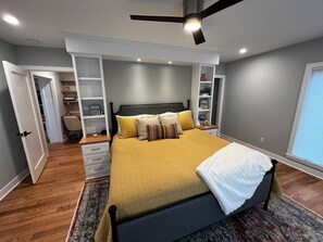 6 bedrooms, iron/ironing board, WiFi, bed sheets