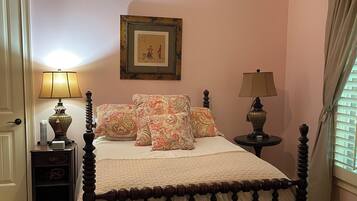 4 quartos, acesso à internet, roupa de cama